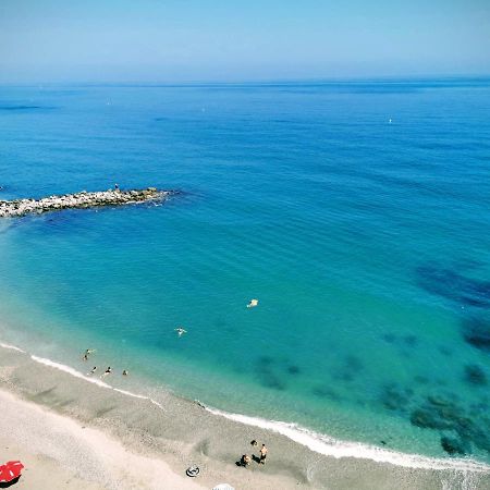 La Perla Cruise Apartment On Private Beach, Modern With Aircon & Wifi Benalmádena Exteriör bild
